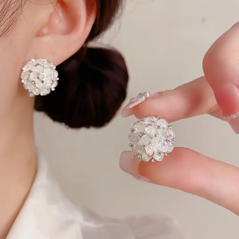 💎 2026-os promóció ✨ Elegáns virágos fülbevalók – Csillogó részletek, könnyű és kényelmes 🌸