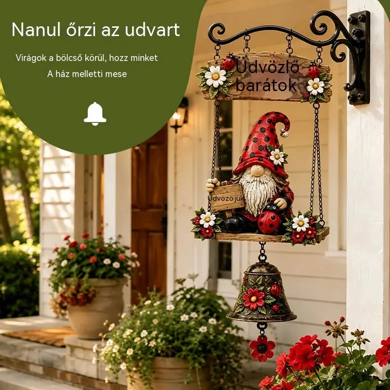 Kerti törpével díszített üdvözlőcsengő, "Üdvözlő" tábla, retró bronzcsengő, vas fali tartó, udvari és terasz dekoráció