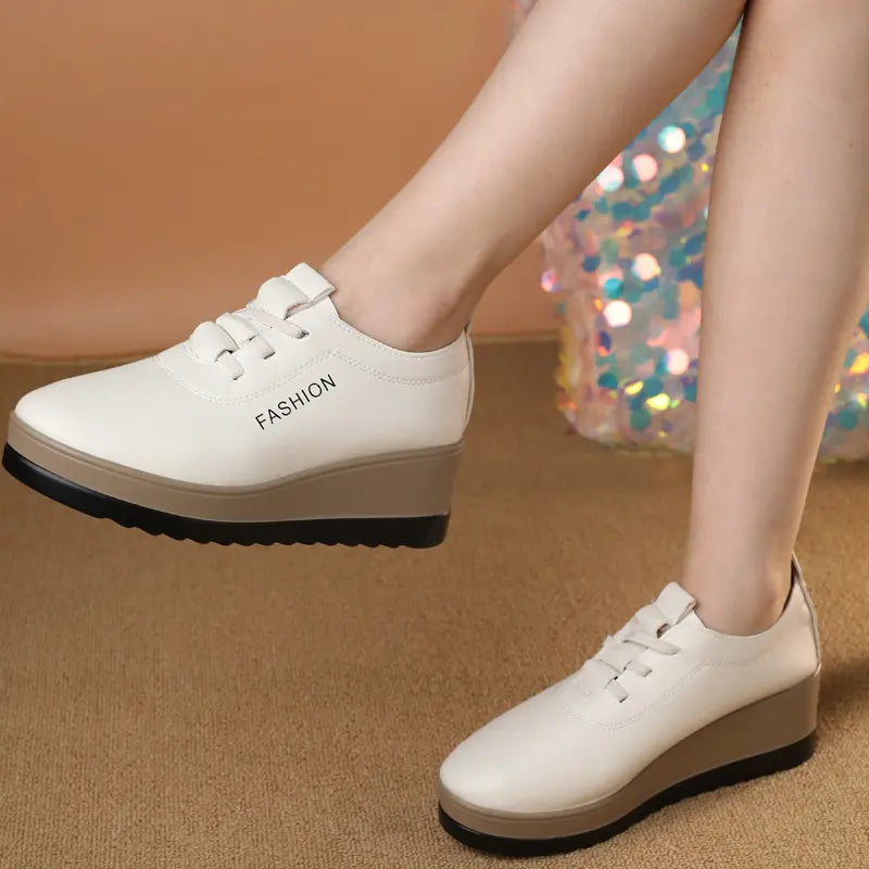 Zapatos de plataforma de piel para mujer, nuevo estilo otoño/invierno