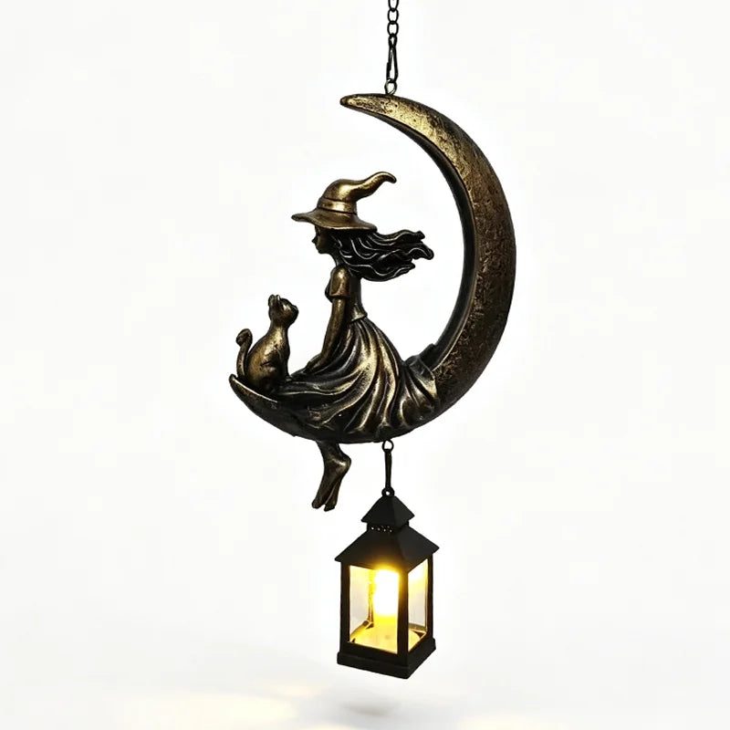 🌙🔮Napenergiás függőlámpás boszorkány a Holdon — vintage gótikus bronz kerti dekoráció boszorkánnyal és fekete macskával